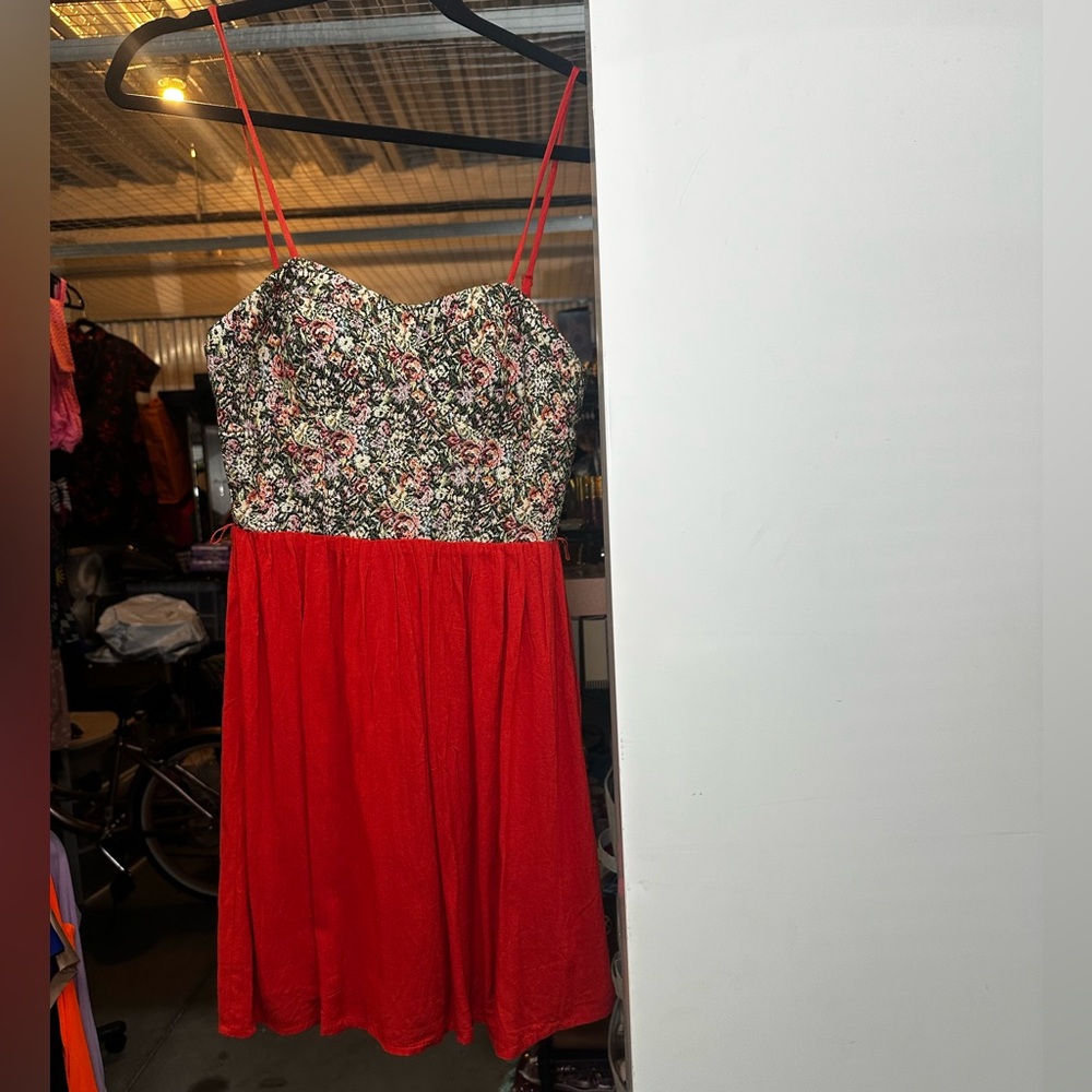 Flying Tomato Vibrant Red and Multicolor Garment